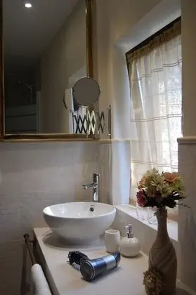 Deluxe Tek Büyük Yataklı Oda, Bahçe Manzaralı (Jara)