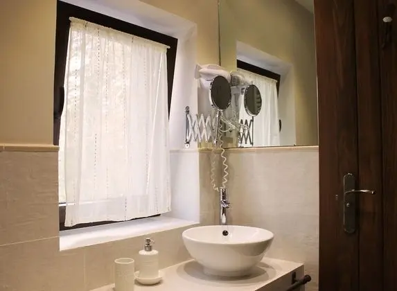 Deluxe Tek Büyük Yataklı Oda, Bahçe Manzaralı (Jara)