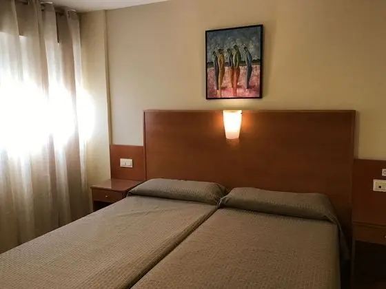 Üç Kişilik Oda