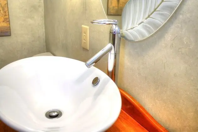Oda, Özel Banyo (Sage Room)