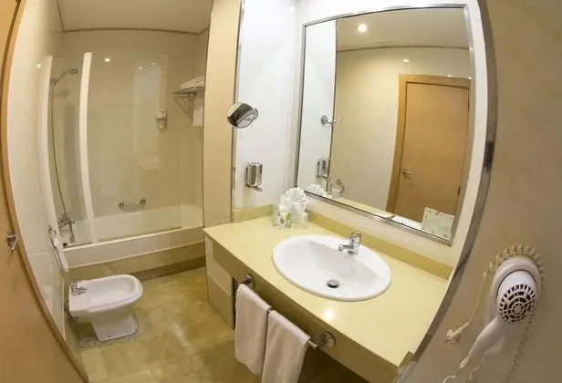 Tek Büyük veya İki Ayrı Yataklı Oda