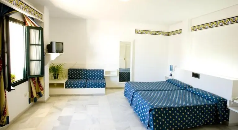 1 Çift Kişilik Veya 2 Tek Kişilik Yatak Capacity 3