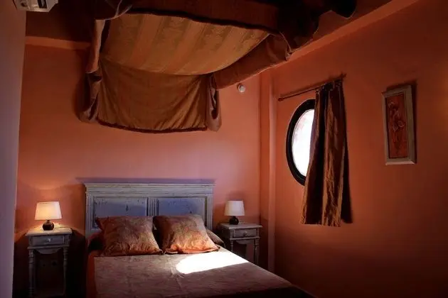 Standard Tek Büyük Yataklı Oda