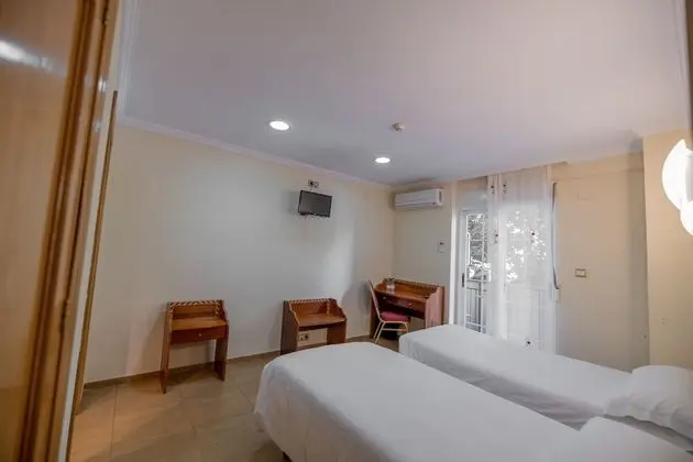 City Tek Büyük veya İki Ayrı Yataklı Oda
