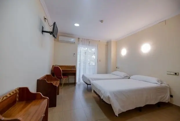 City Tek Büyük veya İki Ayrı Yataklı Oda