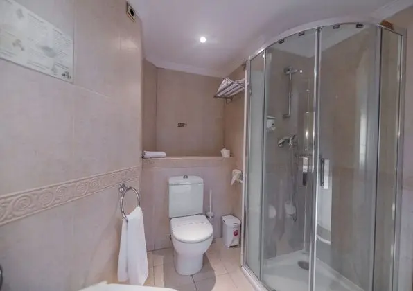 City Tek Büyük veya İki Ayrı Yataklı Oda