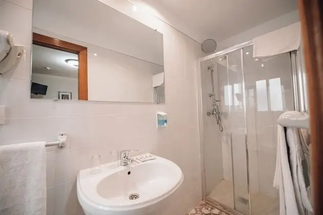 City Tek Büyük veya İki Ayrı Yataklı Oda