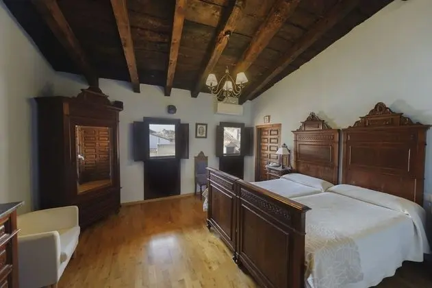 Tek Büyük veya İki Ayrı Yataklı Oda, Balkon