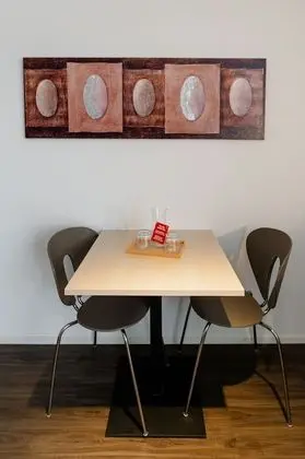 Odada yemek servisi