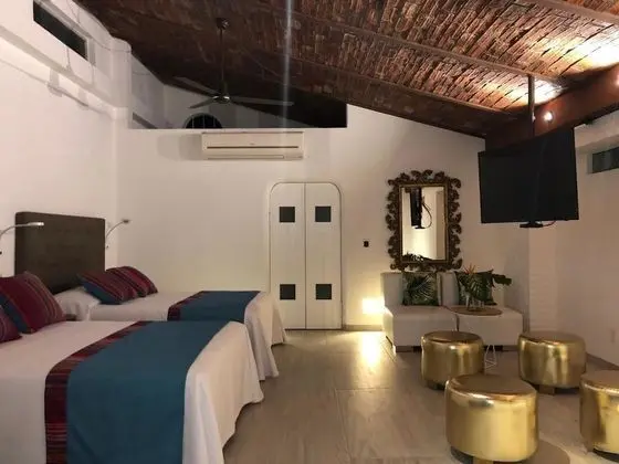 İki Ayrı Yataklı Oda, 2 Çift Kişilik Yatak