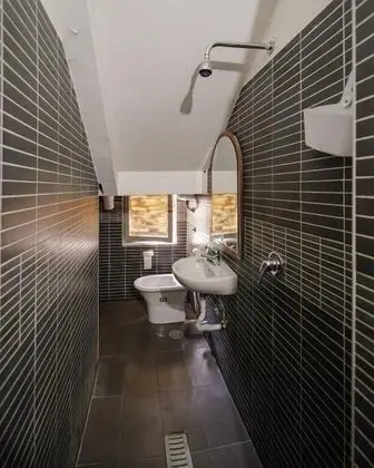 Shared Dormitory, Women only (18-28)