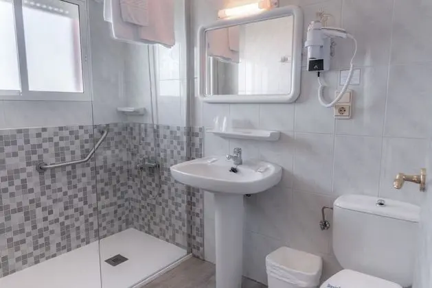 Üç Kişilik Oda, Teras