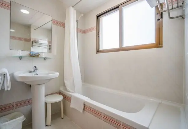 Standard Tek Büyük veya İki Ayrı Yataklı Oda, 1 Yatak Odası, Balkon, Şehir Manzaralı
