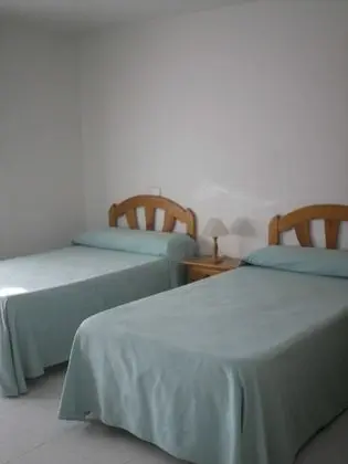 Üç Kişilik Oda