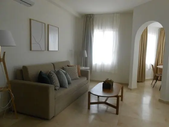 Superior Apart Daire, 2 Yatak Odası, Kişiye Özel Havuzlu, Kısmi Deniz Manzaralı