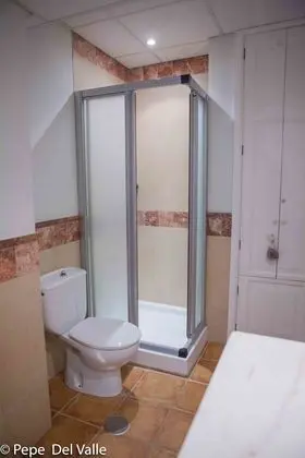 Tek Büyük Yataklı Oda, Ortak Banyo