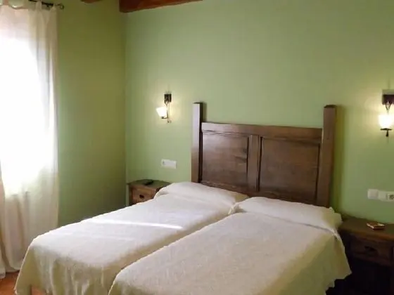 Tek Büyük veya İki Ayrı Yataklı Oda