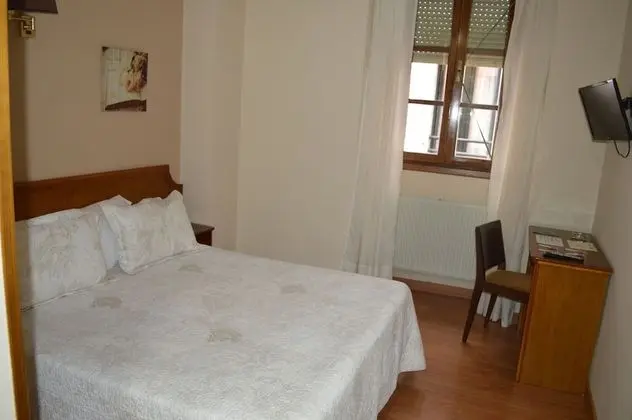 Tek Büyük Yataklı Oda, 1 Çift Kişilik Yatak, Sigara İçilmez