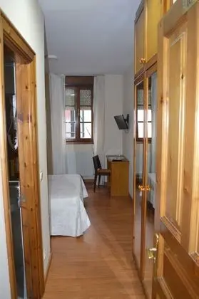 Tek Büyük Yataklı Oda, 1 Çift Kişilik Yatak, Sigara İçilmez