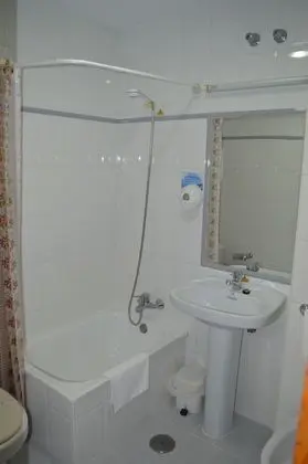 Tek Büyük Yataklı Oda, 1 Çift Kişilik Yatak, Sigara İçilmez
