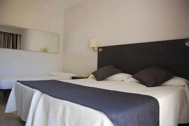 Üç Kişilik Oda (3 adultos)