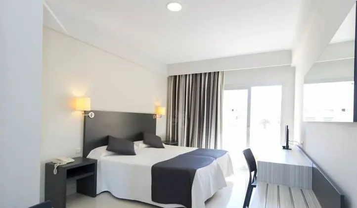 Üç Kişilik Oda (3 adultos)