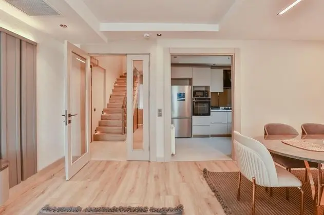 Penthouse, Kara ve Havuz Manzaralı, Aileye Özel
