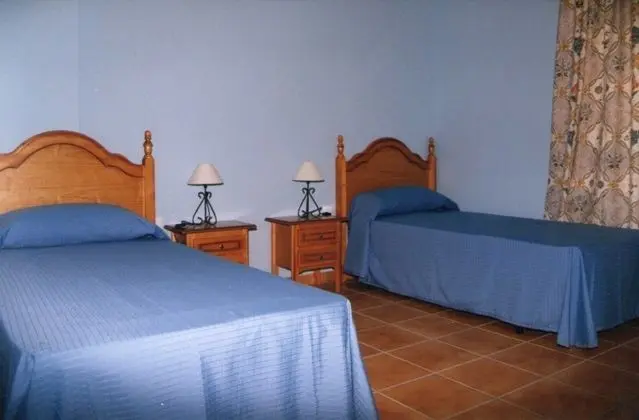 Basic Tek Büyük veya İki Ayrı Yataklı Oda