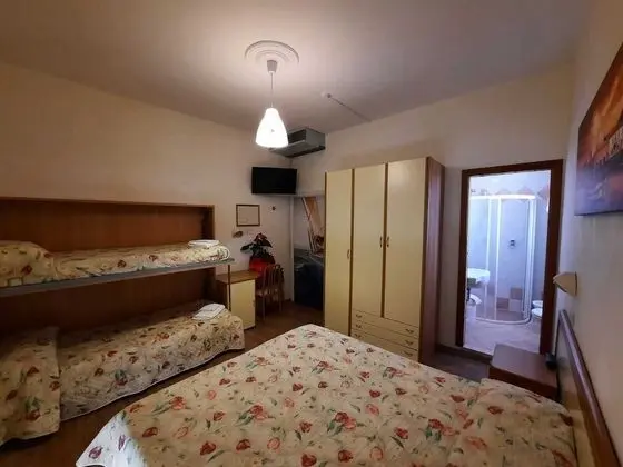 Standard Dört Kişilik Oda