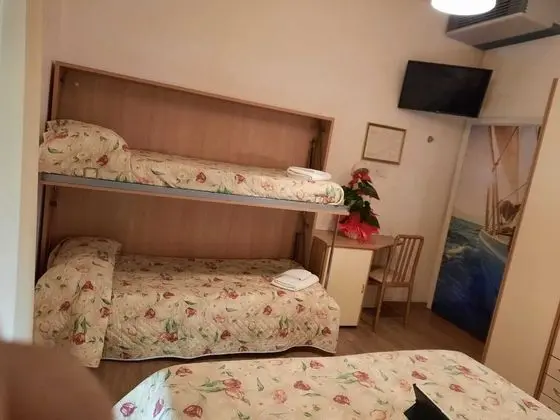 Standard Dört Kişilik Oda