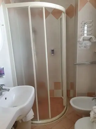 Standard Dört Kişilik Oda