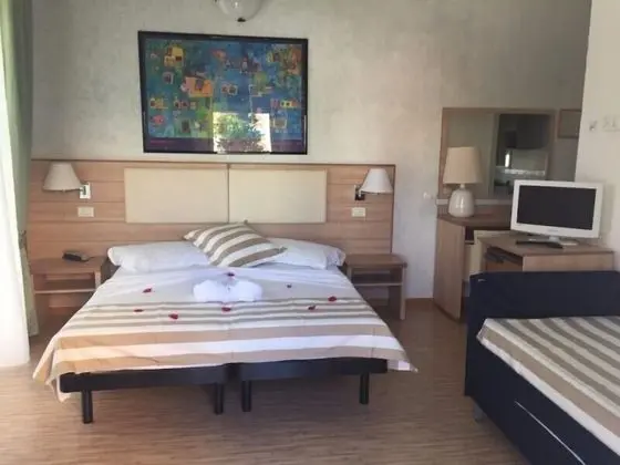 Standard Dört Kişilik Oda, Deniz Manzaralı