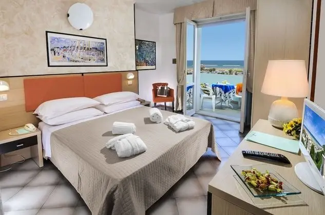 Standard Tek Büyük veya İki Ayrı Yataklı Oda, Deniz Manzaralı