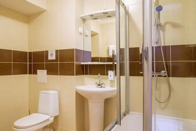 Comfort Tek Büyük veya İki Ayrı Yataklı Oda
