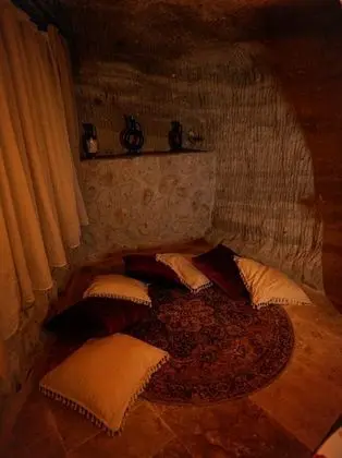 Imperial Suite, Jakuzili