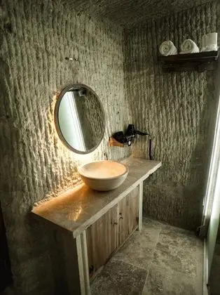 Imperial Suite, Jakuzili