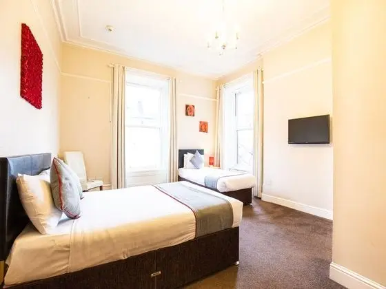 Tek Büyük veya İki Ayrı Yataklı Oda, Birden Çok Yatak