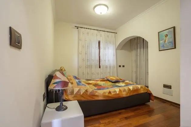 Basic Apart Daire, Deniz Manzaralı, Dağ Yamacı
