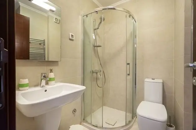 Basic Apart Daire, Deniz Manzaralı, Dağ Yamacı