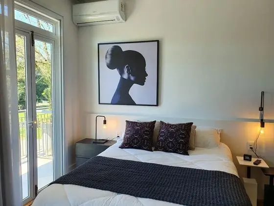 Premium Tek Büyük Yataklı Oda