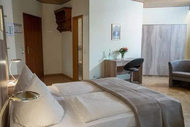 Üç Kişilik Oda