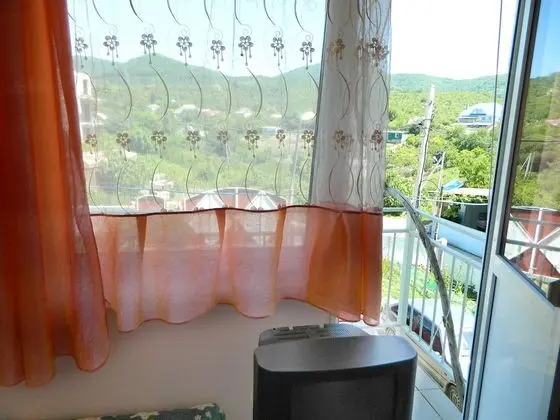 Standard Tek Büyük veya İki Ayrı Yataklı Oda, 1 Yatak Odası, Balkon, Avlu Manzaralı
