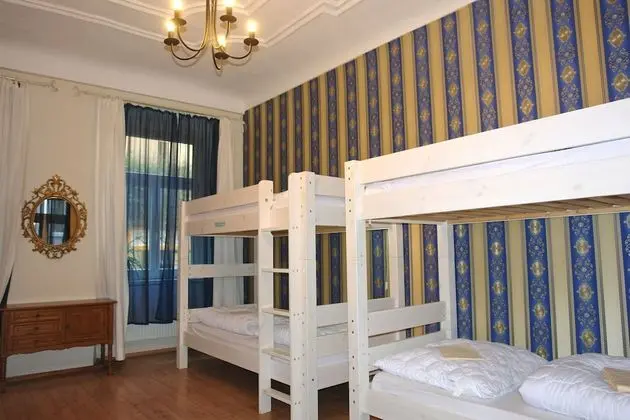 Ortak Ranzalı Oda, 5 Yatak Odası