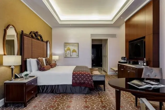 Deluxe Tek Büyük Yataklı Oda