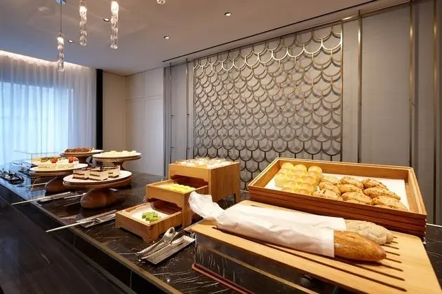 Executive Premier Twin Room - La Cime Lounge Access Included