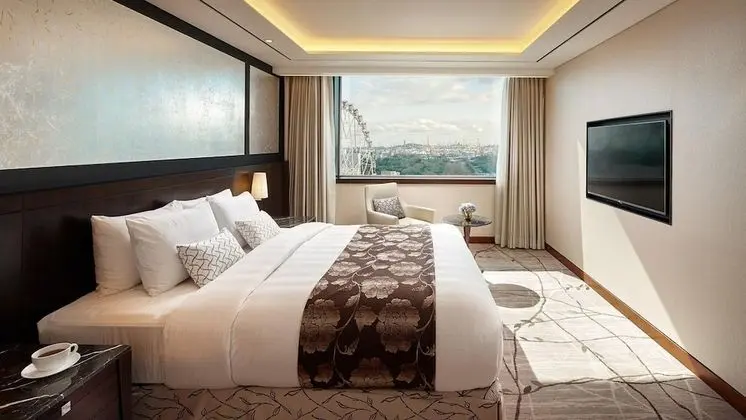 Deluxe Suite Double (Club Access for 1)
