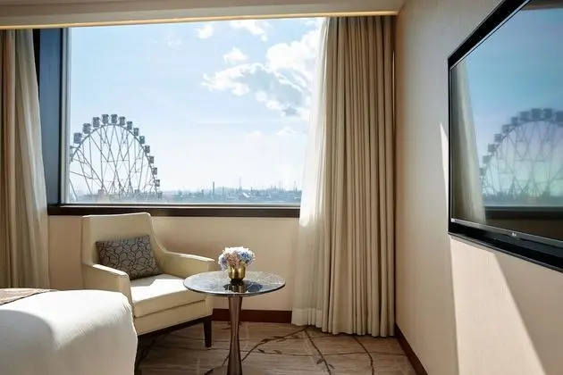 Deluxe Suite Double (Club Access for 1)