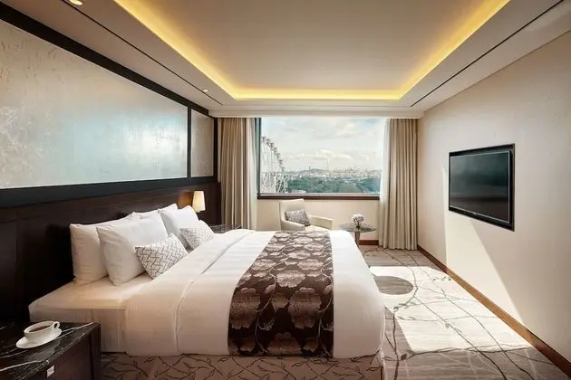 Deluxe Suite Double (Club Access for 1)
