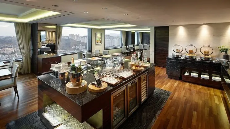 Deluxe Suite Double (Club Access for 1)