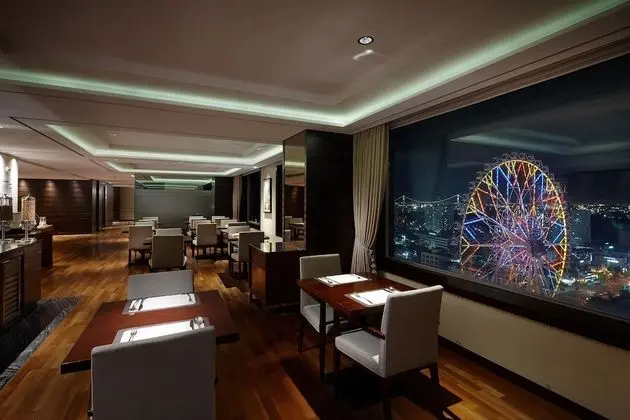 Deluxe Suite Double (Club Access for 1)